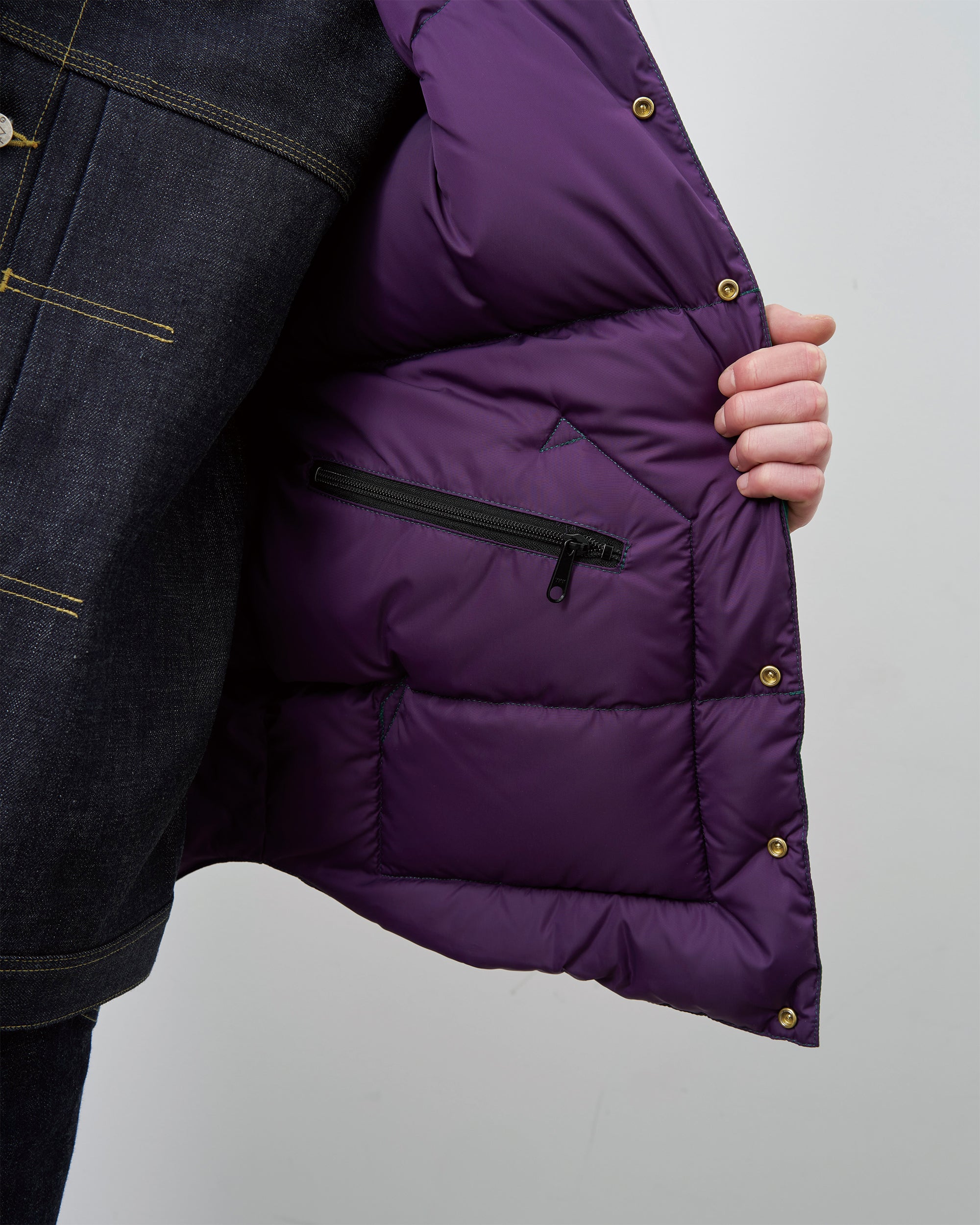 DOWN VEST