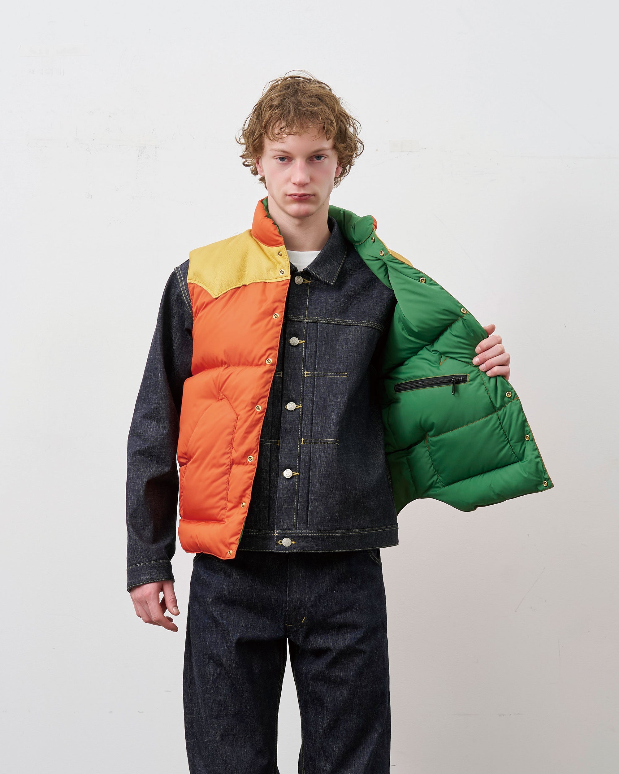 DOWN VEST