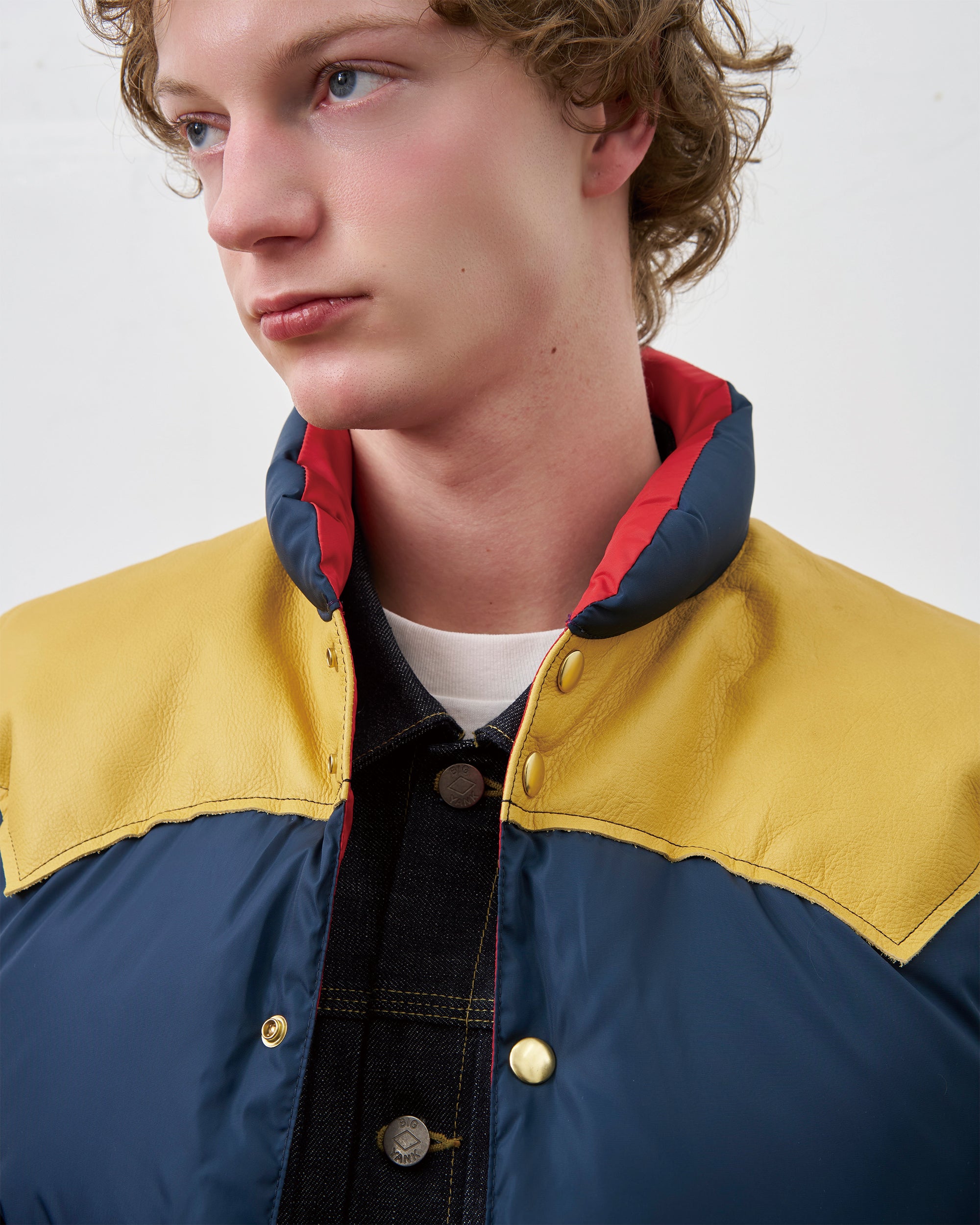 DOWN VEST