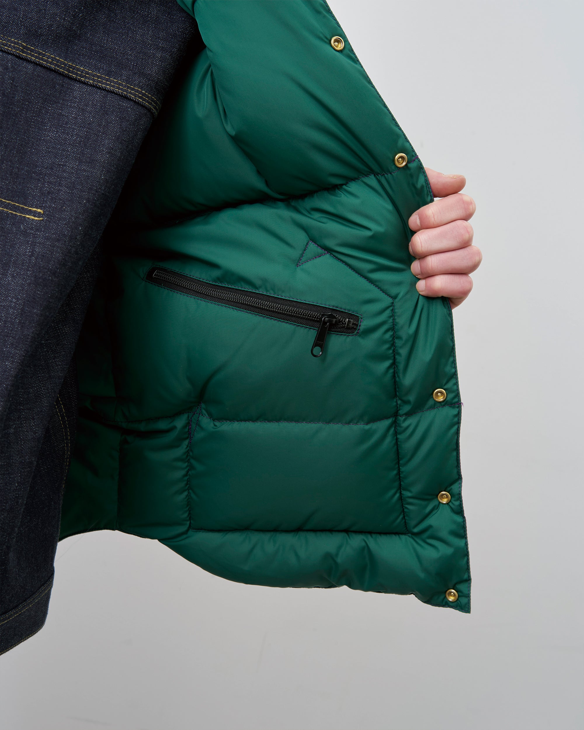 DOWN VEST