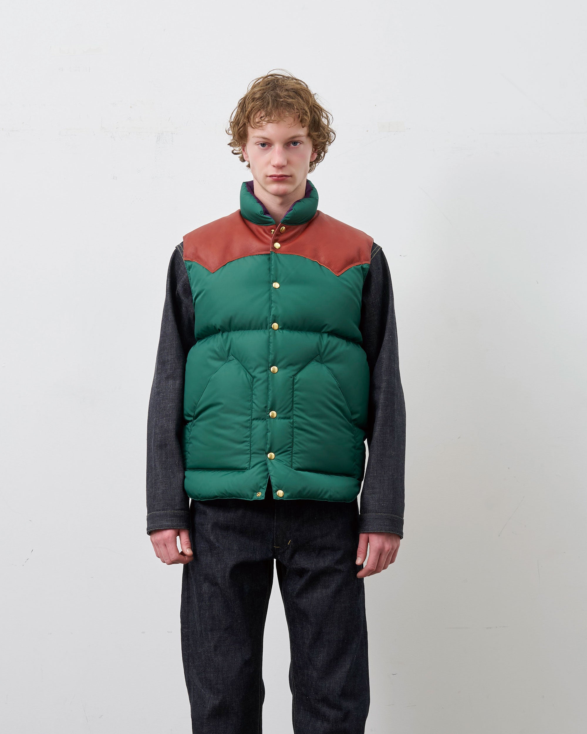 DOWN VEST