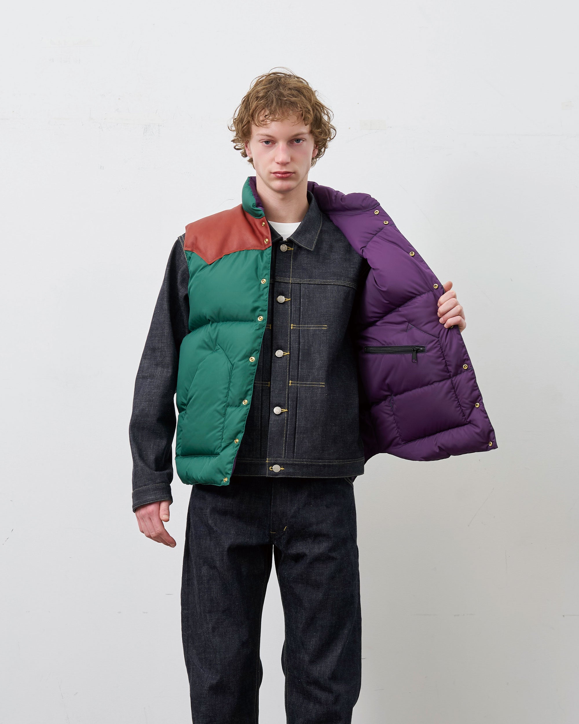 DOWN VEST