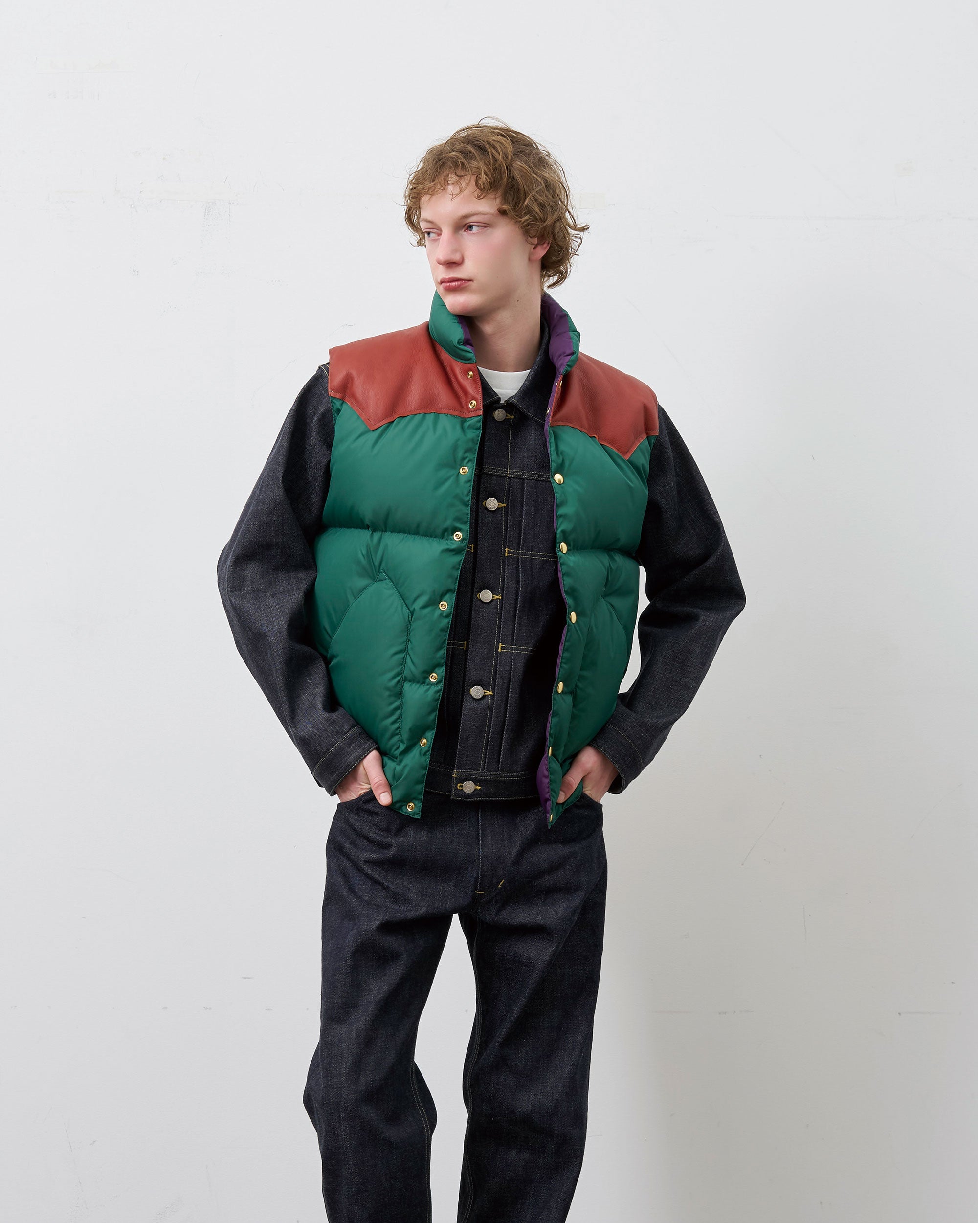 DOWN VEST