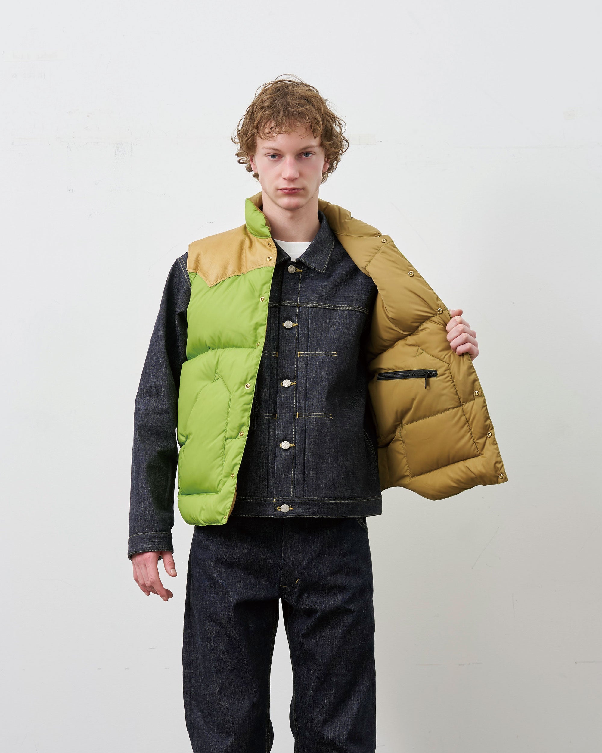 DOWN VEST