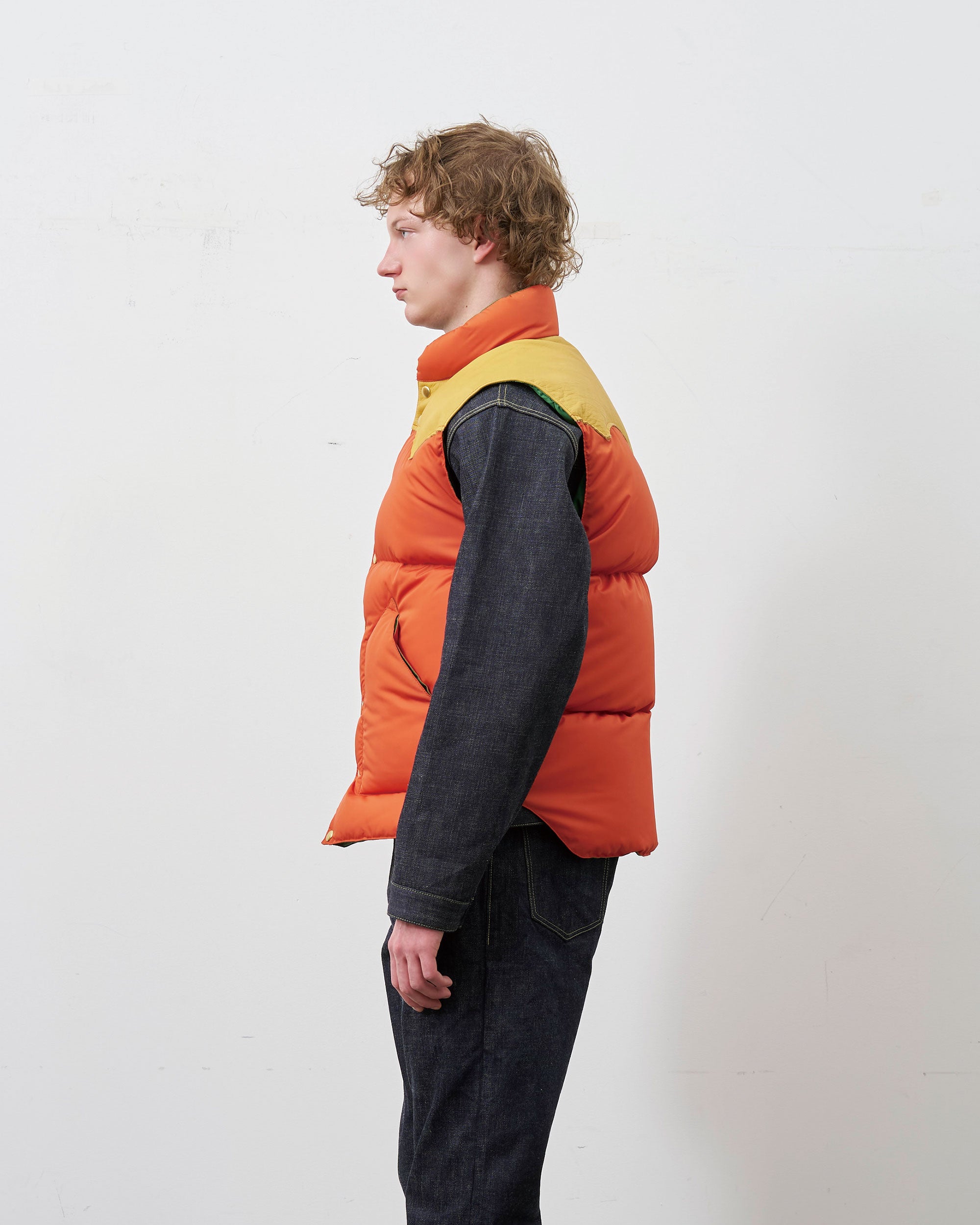 DOWN VEST