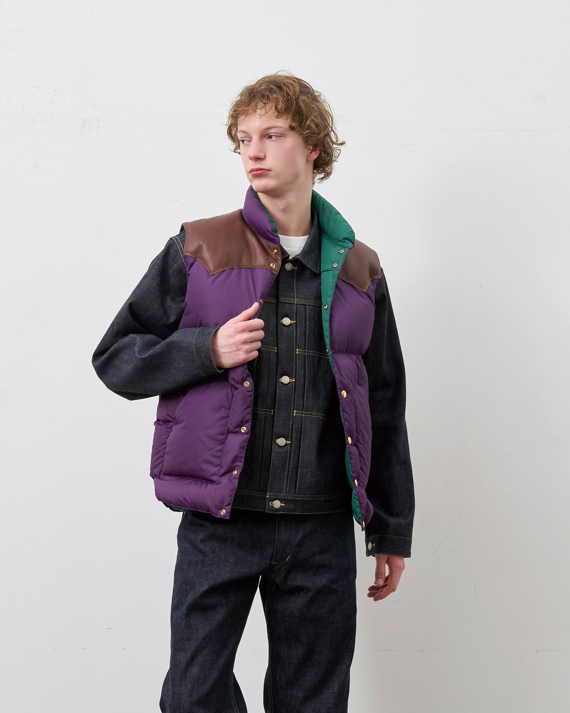 DOWN VEST